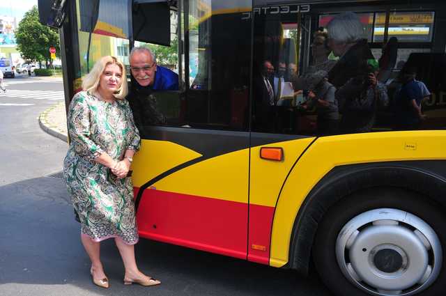 Zobacz, jak prezentują się nowe elektryczne autobusy, które rozpoczęły kursowanie po Świdnicy [Foto]