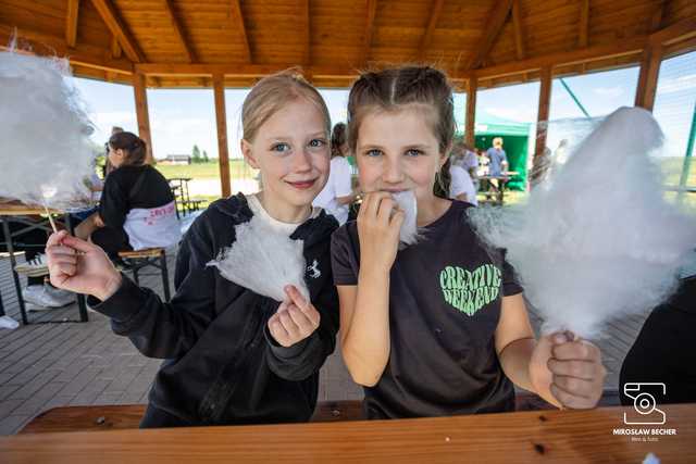 Zobacz, jak dzieci bawiły się na nowym placu zabaw w Bukowie. Piknik rodzinny z okazji Dnia Dziecka za nami [FOTO]