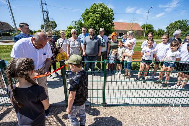 Zobacz, jak dzieci bawiły się na nowym placu zabaw w Bukowie. Piknik rodzinny z okazji Dnia Dziecka za nami [FOTO]