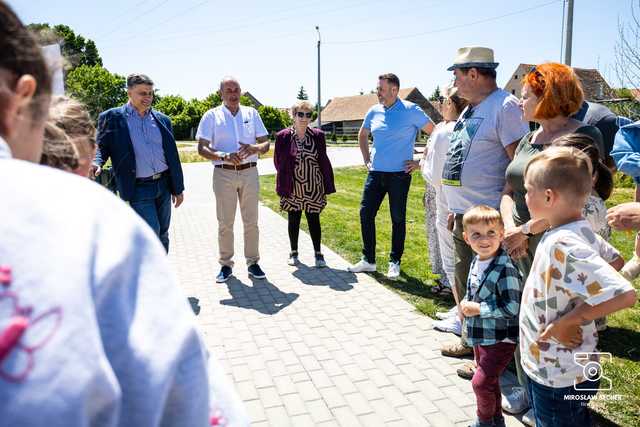 Zobacz, jak dzieci bawiły się na nowym placu zabaw w Bukowie. Piknik rodzinny z okazji Dnia Dziecka za nami [FOTO]