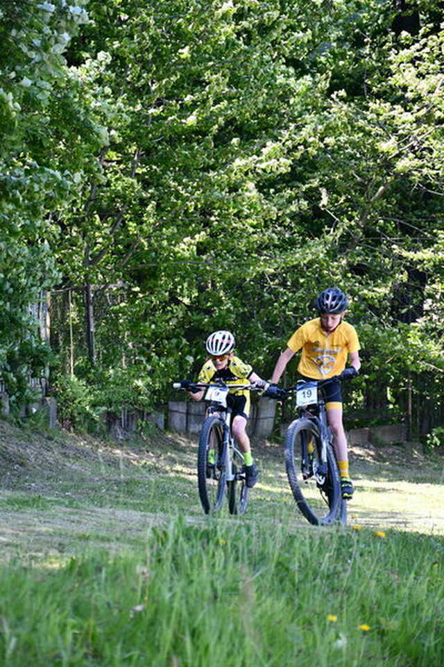 Kolarze rywalizowali w Świebodzicach. Za nami Liga MTB XC Aglomeracji Wałbrzyskiej [FOTO]
