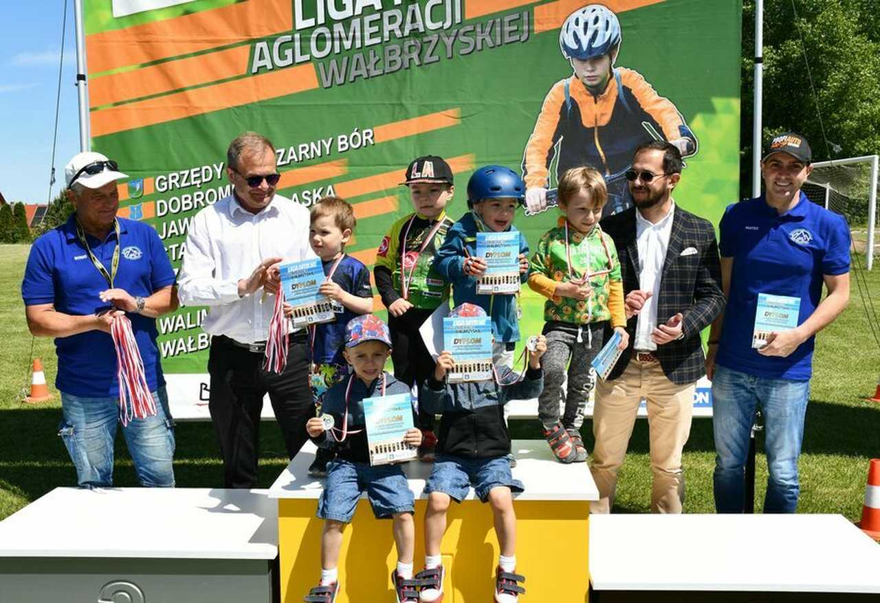 Kolarze rywalizowali w Świebodzicach. Za nami Liga MTB XC Aglomeracji Wałbrzyskiej [FOTO]