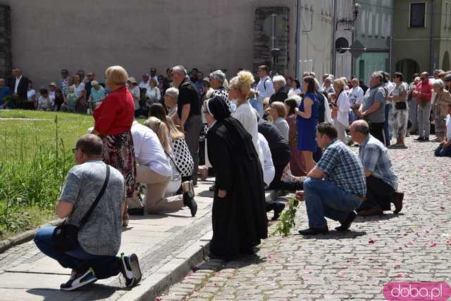 Strzegomianie obchodzili Boże Ciało. Procesja przeszła ulicami miasta [FOTO]