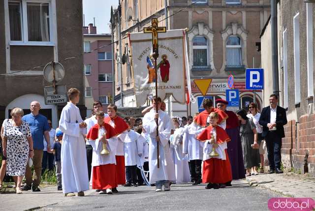 Strzegomianie obchodzili Boże Ciało. Procesja przeszła ulicami miasta [FOTO]