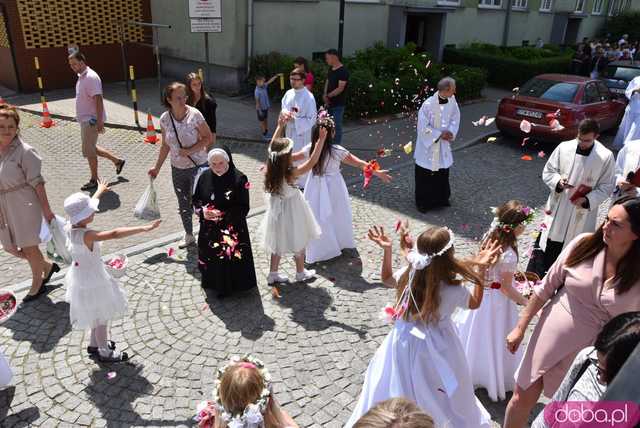 Strzegomianie obchodzili Boże Ciało. Procesja przeszła ulicami miasta [FOTO]