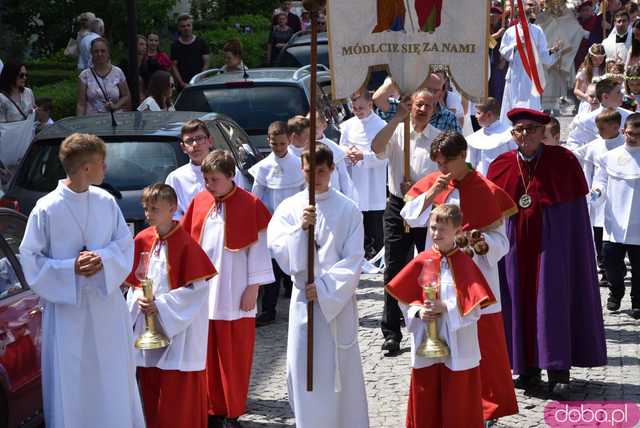 Strzegomianie obchodzili Boże Ciało. Procesja przeszła ulicami miasta [FOTO]