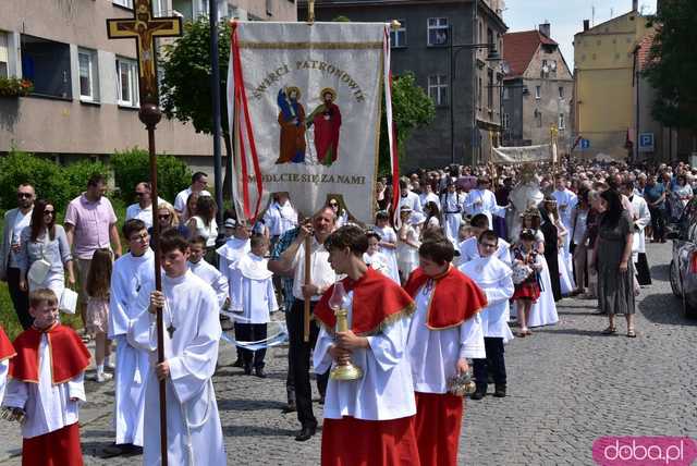 Strzegomianie obchodzili Boże Ciało. Procesja przeszła ulicami miasta [FOTO]