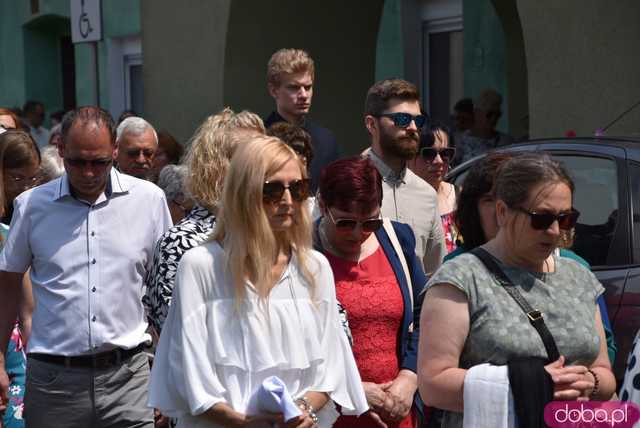 Strzegomianie obchodzili Boże Ciało. Procesja przeszła ulicami miasta [FOTO]