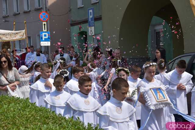 Strzegomianie obchodzili Boże Ciało. Procesja przeszła ulicami miasta [FOTO]