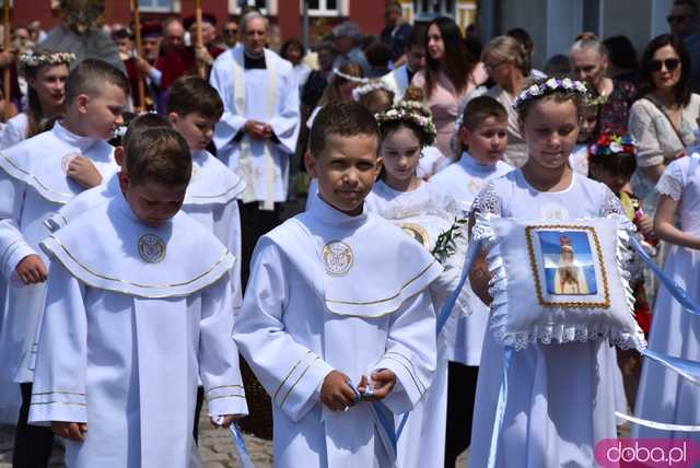Strzegomianie obchodzili Boże Ciało. Procesja przeszła ulicami miasta [FOTO]