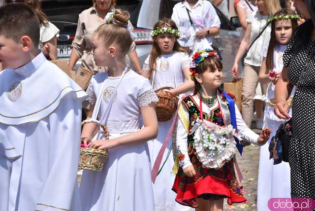 Strzegomianie obchodzili Boże Ciało. Procesja przeszła ulicami miasta [FOTO]