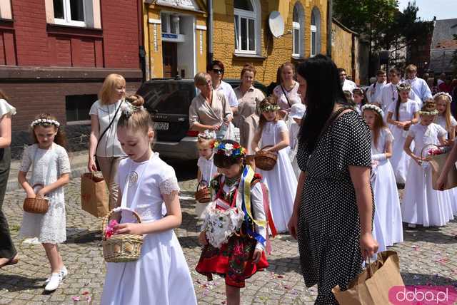 Strzegomianie obchodzili Boże Ciało. Procesja przeszła ulicami miasta [FOTO]