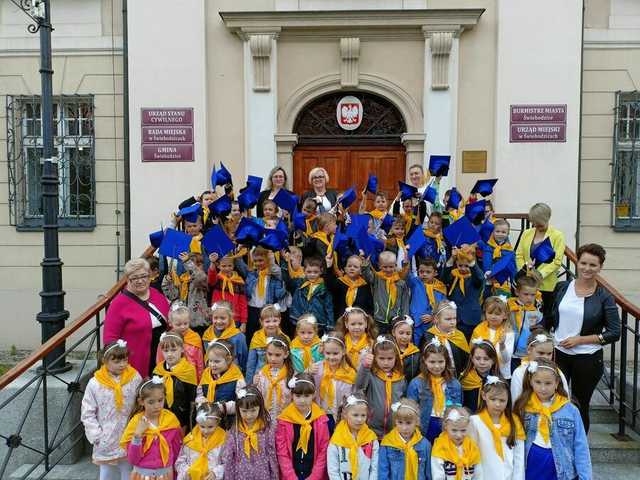 Zatańczyli poloneza na świebodzickim rynku [FOTO]