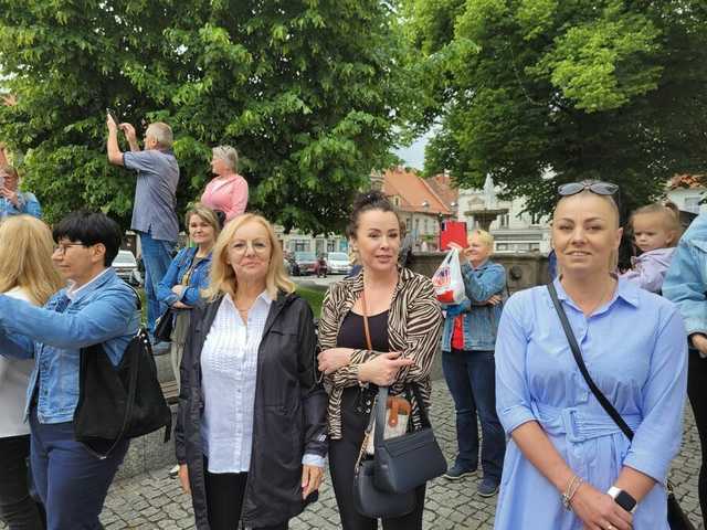 Zatańczyli poloneza na świebodzickim rynku [FOTO]