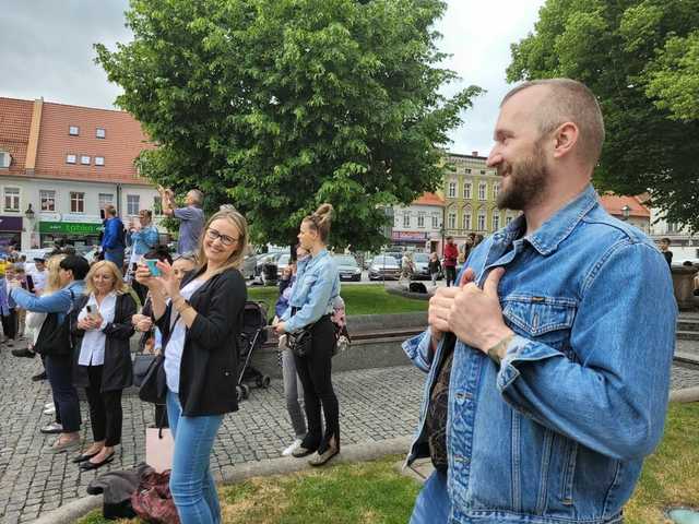 Zatańczyli poloneza na świebodzickim rynku [FOTO]