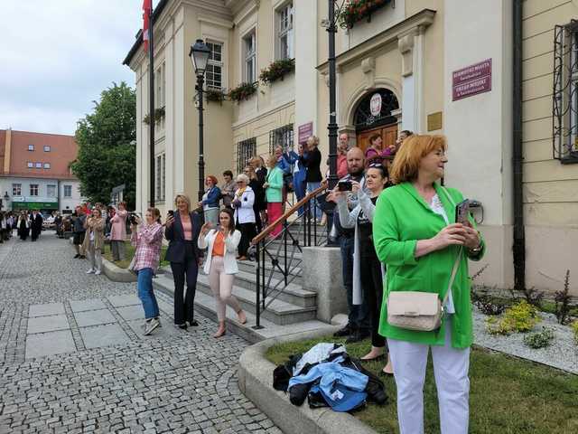 Zatańczyli poloneza na świebodzickim rynku [FOTO]