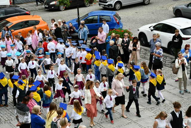 Zatańczyli poloneza na świebodzickim rynku [FOTO]