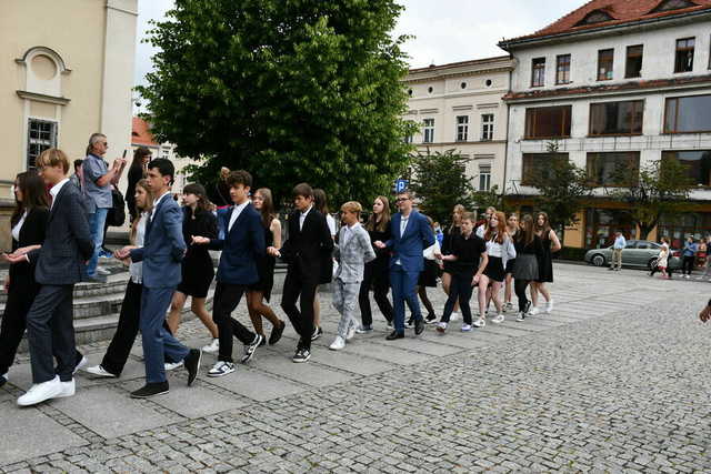 Zatańczyli poloneza na świebodzickim rynku [FOTO]