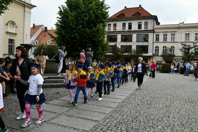 Zatańczyli poloneza na świebodzickim rynku [FOTO]