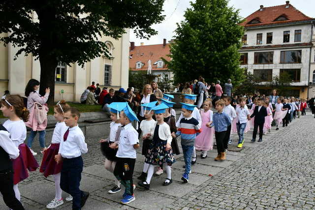 Zatańczyli poloneza na świebodzickim rynku [FOTO]