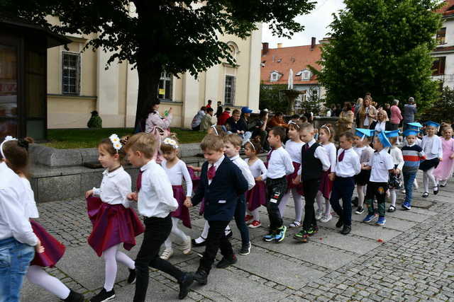 Zatańczyli poloneza na świebodzickim rynku [FOTO]