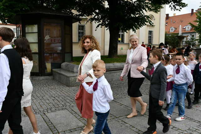 Zatańczyli poloneza na świebodzickim rynku [FOTO]