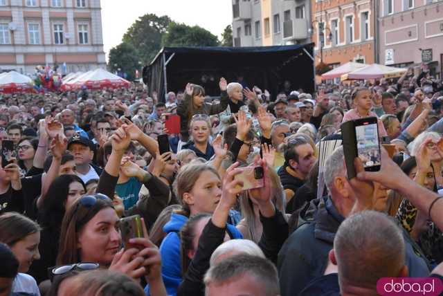 [FOTO, WIDEO] Zenek Martyniuk porwał tłum na otwarciu Święta Granitu Strzegomskiego