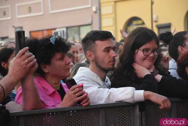 [FOTO, WIDEO] Zenek Martyniuk porwał tłum na otwarciu Święta Granitu Strzegomskiego