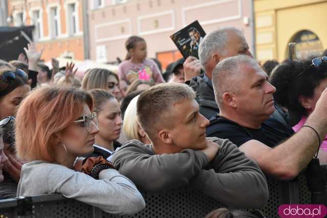 [FOTO, WIDEO] Zenek Martyniuk porwał tłum na otwarciu Święta Granitu Strzegomskiego