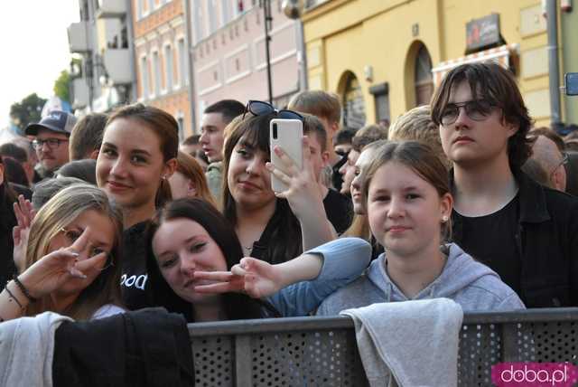 [FOTO, WIDEO] Zenek Martyniuk porwał tłum na otwarciu Święta Granitu Strzegomskiego