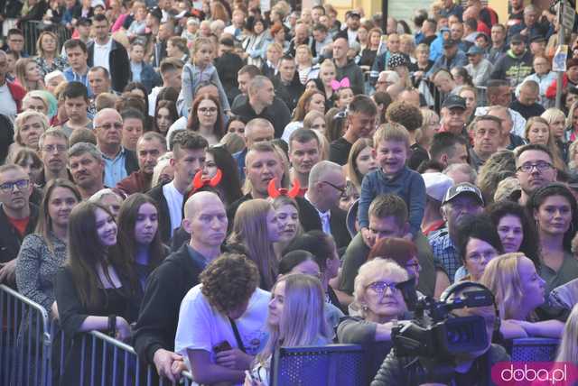 [FOTO, WIDEO] Zenek Martyniuk porwał tłum na otwarciu Święta Granitu Strzegomskiego