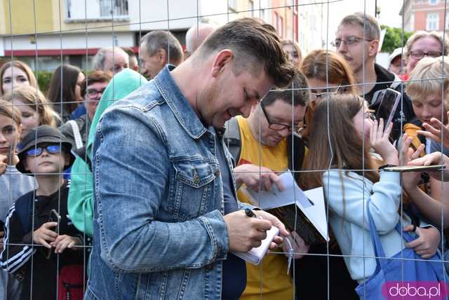 [FOTO, WIDEO] Zenek Martyniuk porwał tłum na otwarciu Święta Granitu Strzegomskiego