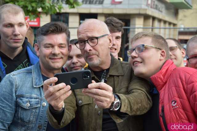 [FOTO, WIDEO] Zenek Martyniuk porwał tłum na otwarciu Święta Granitu Strzegomskiego