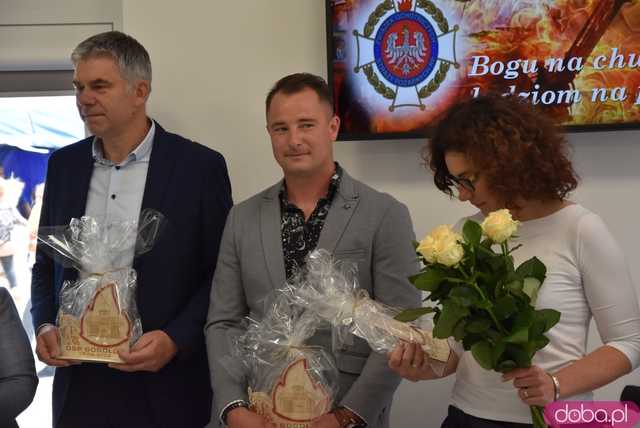 Wstęga przecięta, syreny zawyły: Nowa remiza strażacka w Gogołowie otwarta! Zobacz, jak się prezentuje [FOTO]