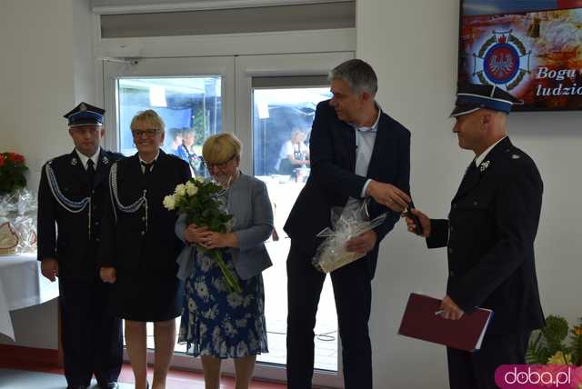 Wstęga przecięta, syreny zawyły: Nowa remiza strażacka w Gogołowie otwarta! Zobacz, jak się prezentuje [FOTO]