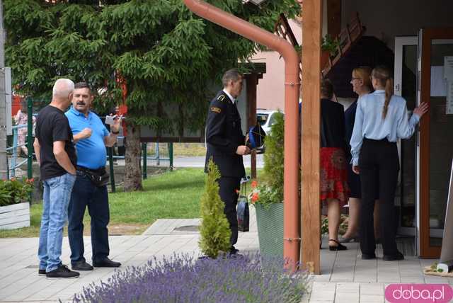 Wstęga przecięta, syreny zawyły: Nowa remiza strażacka w Gogołowie otwarta! Zobacz, jak się prezentuje [FOTO]