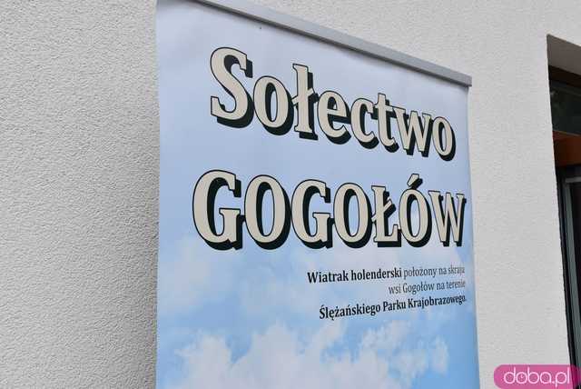 Wstęga przecięta, syreny zawyły: Nowa remiza strażacka w Gogołowie otwarta! Zobacz, jak się prezentuje [FOTO]