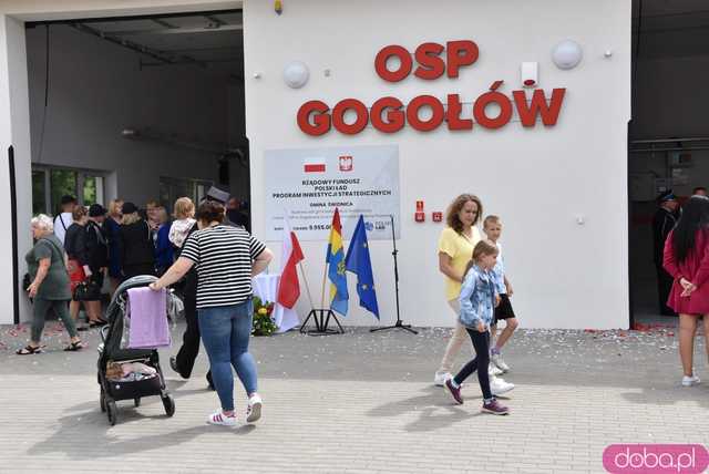 Wstęga przecięta, syreny zawyły: Nowa remiza strażacka w Gogołowie otwarta! Zobacz, jak się prezentuje [FOTO]
