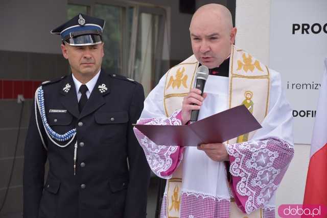 Wstęga przecięta, syreny zawyły: Nowa remiza strażacka w Gogołowie otwarta! Zobacz, jak się prezentuje [FOTO]