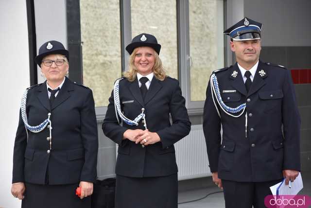 Wstęga przecięta, syreny zawyły: Nowa remiza strażacka w Gogołowie otwarta! Zobacz, jak się prezentuje [FOTO]