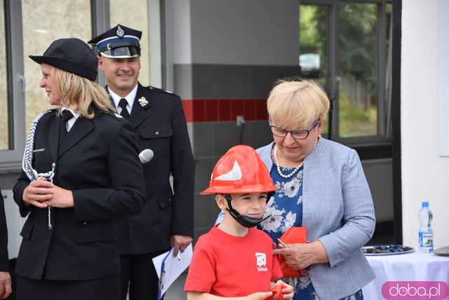 Wstęga przecięta, syreny zawyły: Nowa remiza strażacka w Gogołowie otwarta! Zobacz, jak się prezentuje [FOTO]