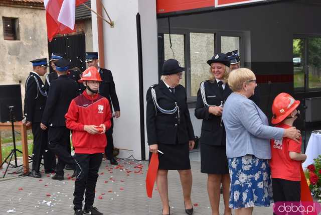 Wstęga przecięta, syreny zawyły: Nowa remiza strażacka w Gogołowie otwarta! Zobacz, jak się prezentuje [FOTO]