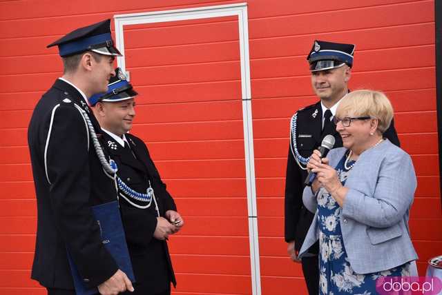 Wstęga przecięta, syreny zawyły: Nowa remiza strażacka w Gogołowie otwarta! Zobacz, jak się prezentuje [FOTO]