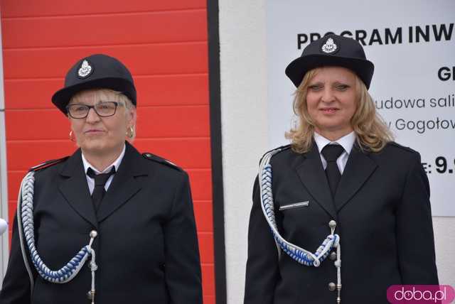 Wstęga przecięta, syreny zawyły: Nowa remiza strażacka w Gogołowie otwarta! Zobacz, jak się prezentuje [FOTO]