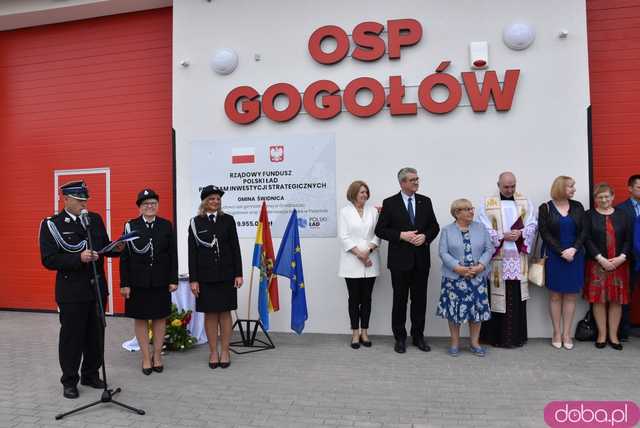 Wstęga przecięta, syreny zawyły: Nowa remiza strażacka w Gogołowie otwarta! Zobacz, jak się prezentuje [FOTO]