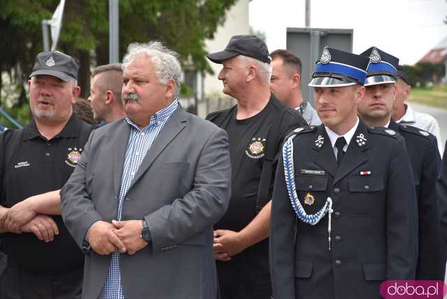 Wstęga przecięta, syreny zawyły: Nowa remiza strażacka w Gogołowie otwarta! Zobacz, jak się prezentuje [FOTO]