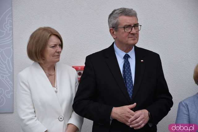 Wstęga przecięta, syreny zawyły: Nowa remiza strażacka w Gogołowie otwarta! Zobacz, jak się prezentuje [FOTO]