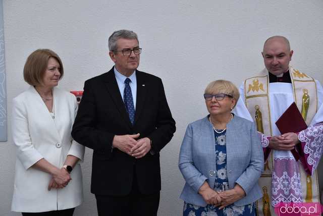 Wstęga przecięta, syreny zawyły: Nowa remiza strażacka w Gogołowie otwarta! Zobacz, jak się prezentuje [FOTO]