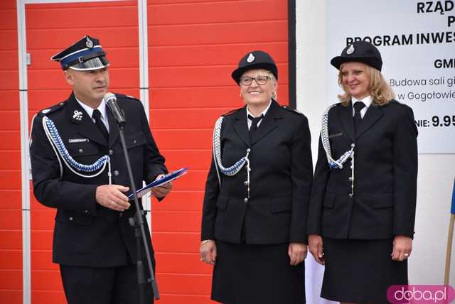 Wstęga przecięta, syreny zawyły: Nowa remiza strażacka w Gogołowie otwarta! Zobacz, jak się prezentuje [FOTO]