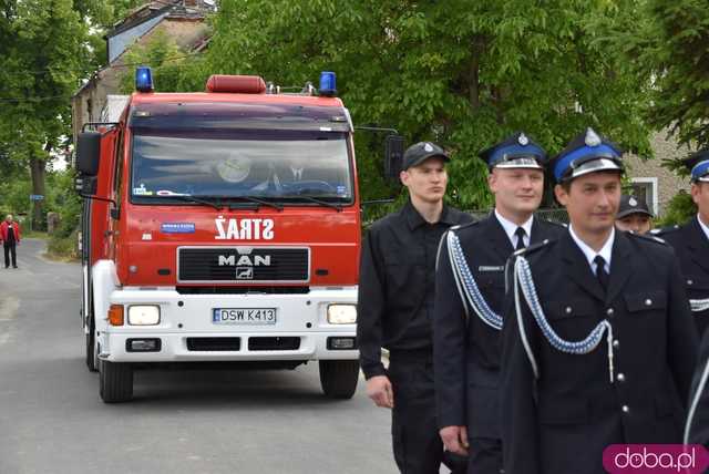 Wstęga przecięta, syreny zawyły: Nowa remiza strażacka w Gogołowie otwarta! Zobacz, jak się prezentuje [FOTO]